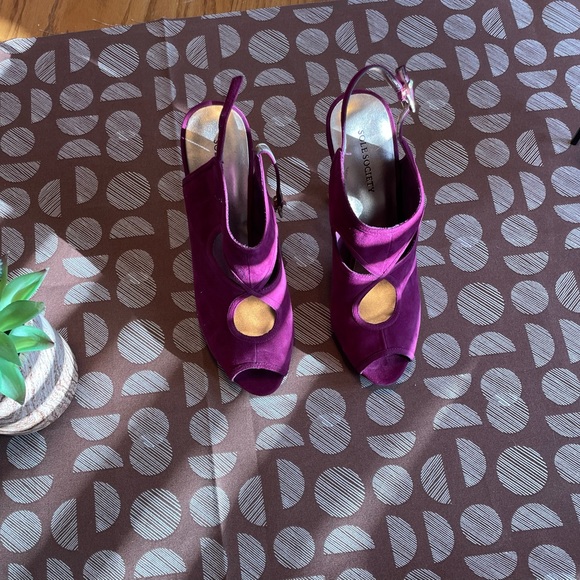 SOLE SOCIETY Women’s Size 8 Fuchsia Suede Cutout High Heel Sandals - Picture 2 of 4
